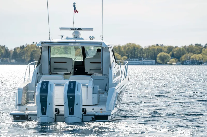 Slide: The Image of Tiara 43 LE 2026 - 11