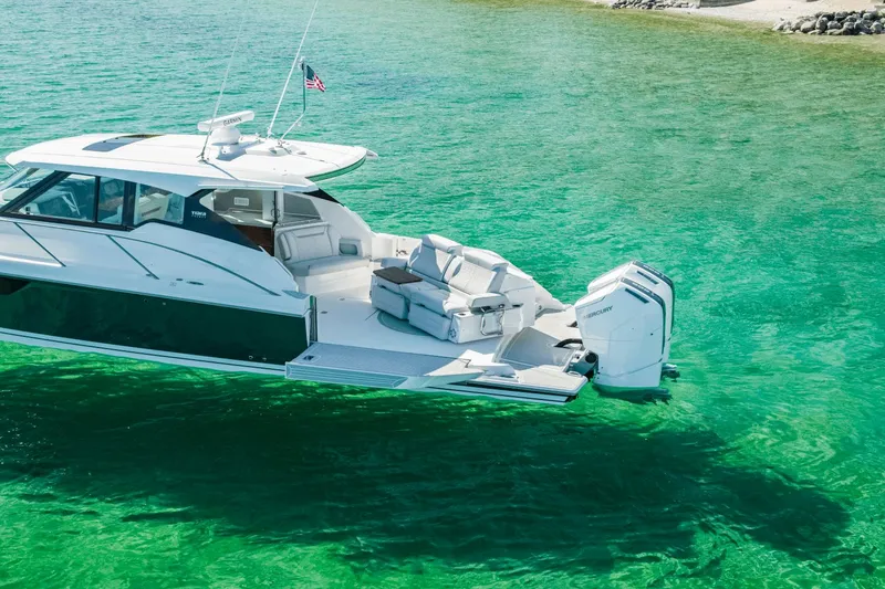 Slide: The Image of Tiara 43 LE 2026 - 41