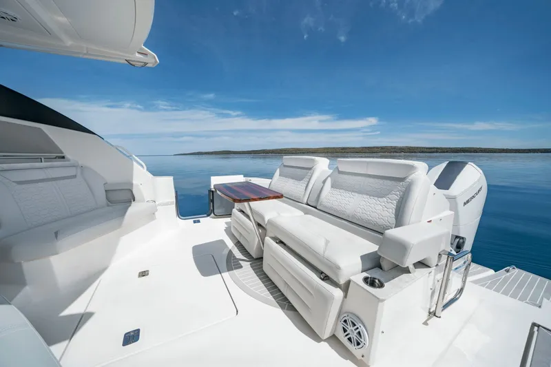 Slide: The Image of Tiara 43 LE 2026 - 45