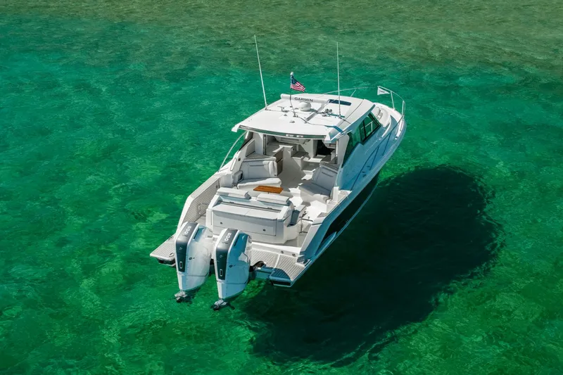 Slide: The Image of Tiara 43 LE 2026 - 8