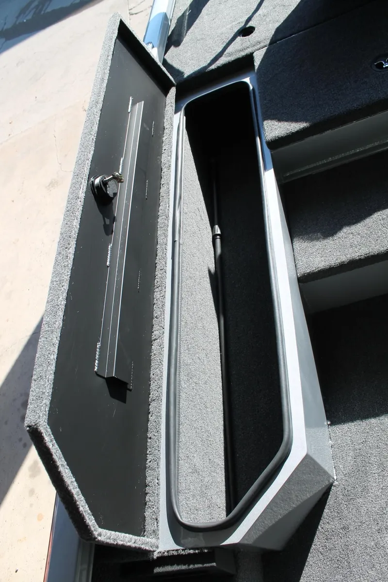 Slide: The Image of Vexus Defender 181 2026 - 26