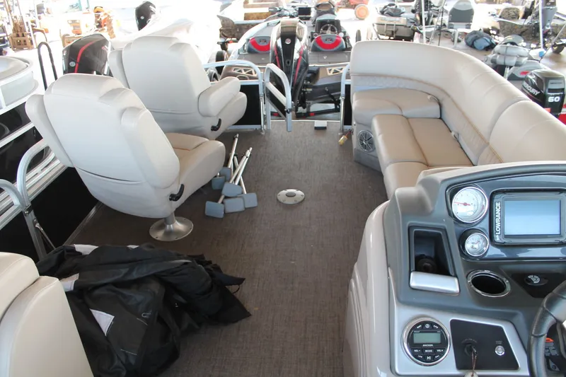 Slide: The Image of Ranger Boats 223FC 2019 - 13