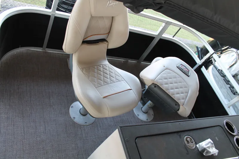 Slide: The Image of Ranger Boats 223FC 2019 - 15