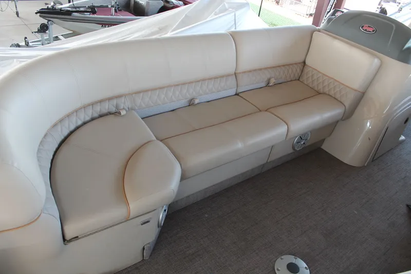 Slide: The Image of Ranger Boats 223FC 2019 - 6