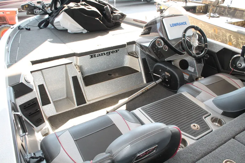 Slide: The Image of Ranger Z518 2018 - 10