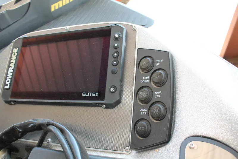 Slide: The Image of Ranger Z518 2018 - 6