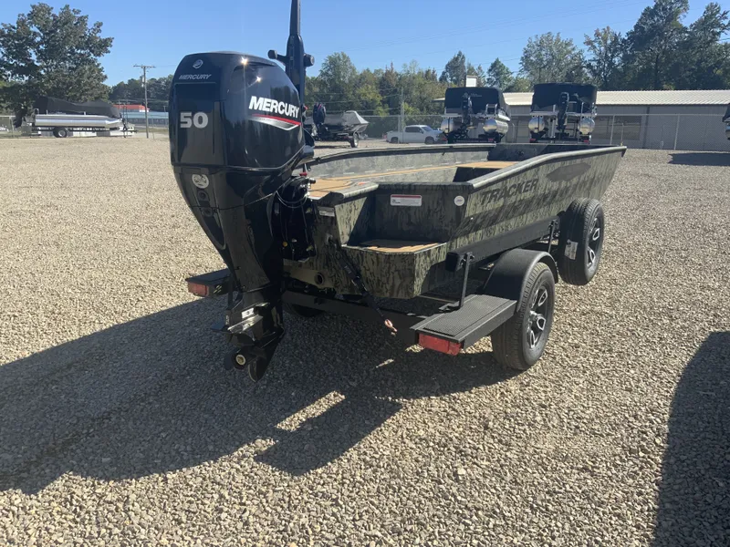 Slide: The Image of Tracker 1650 T 2026 - 4