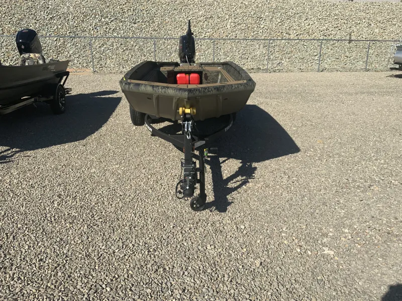 Slide: The Image of Tracker 1650 T 2026 - 8