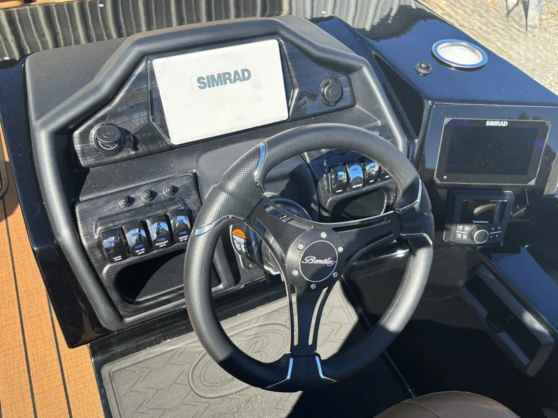 Slide: The Image of Bentley Pontoons Elite 253 Admiral 2026 - 3