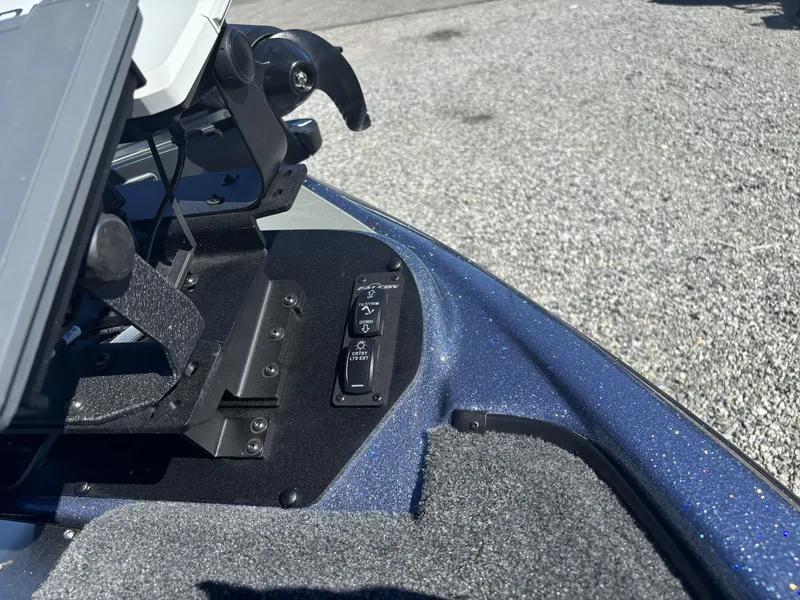 Slide: The Image of Falcon Boats F20 PREDATOR 2026 - 17