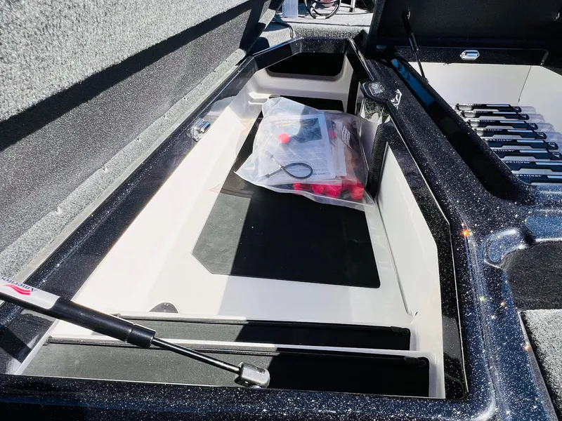 Slide: The Image of Skeeter ZXE20 2026 - 40