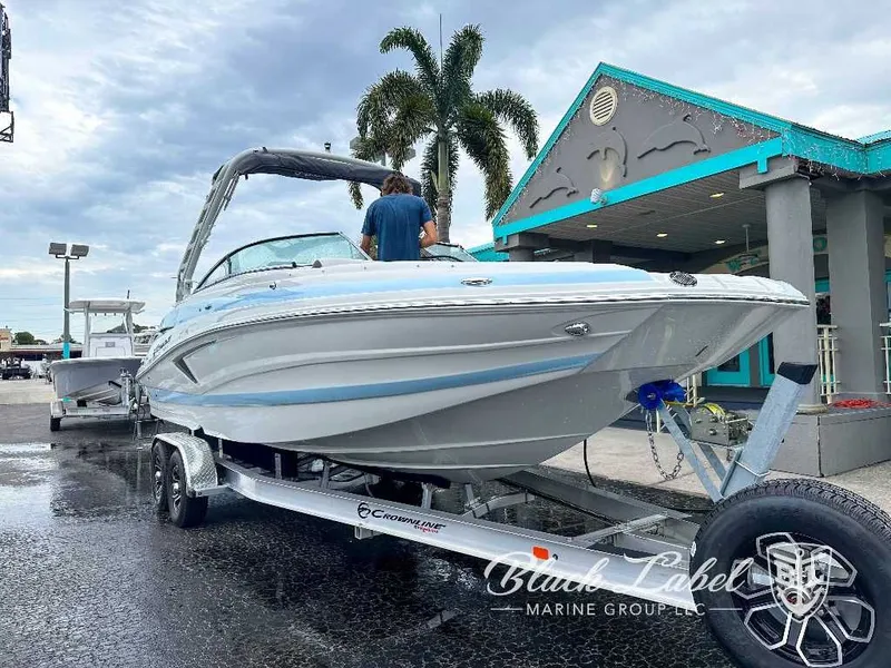 Slide: The Image of Crownline Boats Eclipse E280 XS 2024 - 14
