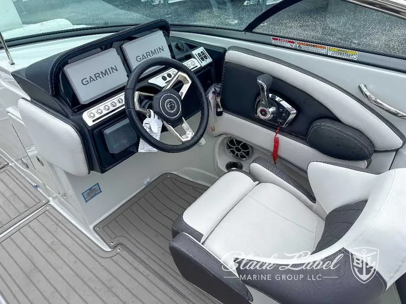 Slide: The Image of Crownline Boats Eclipse E280 XS 2024 - 2