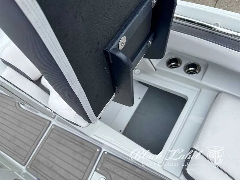 Slide: The Image of Crownline Boats Eclipse E280 XS 2024 - 5