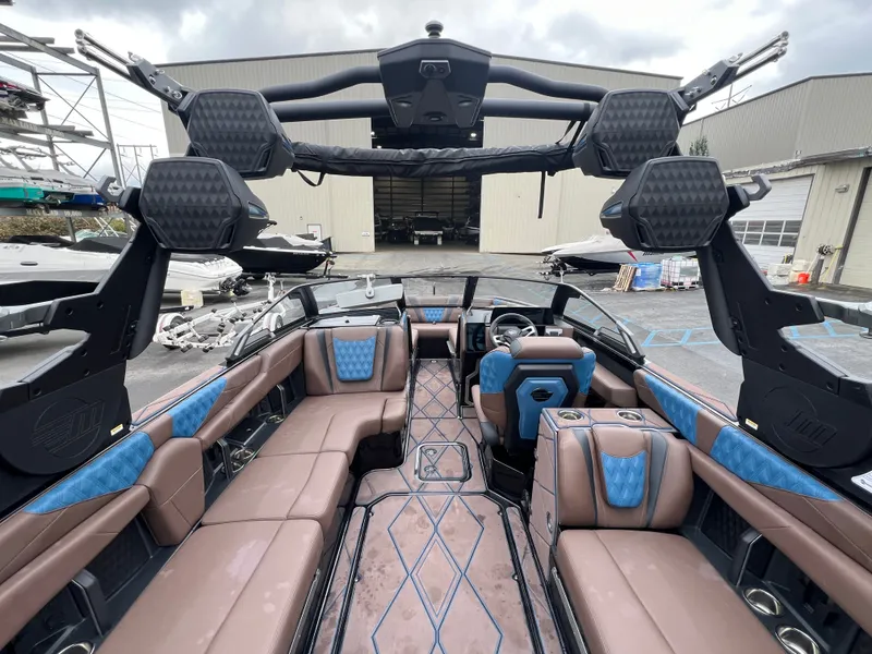 Slide: The Image of Malibu M242 2026 - 14