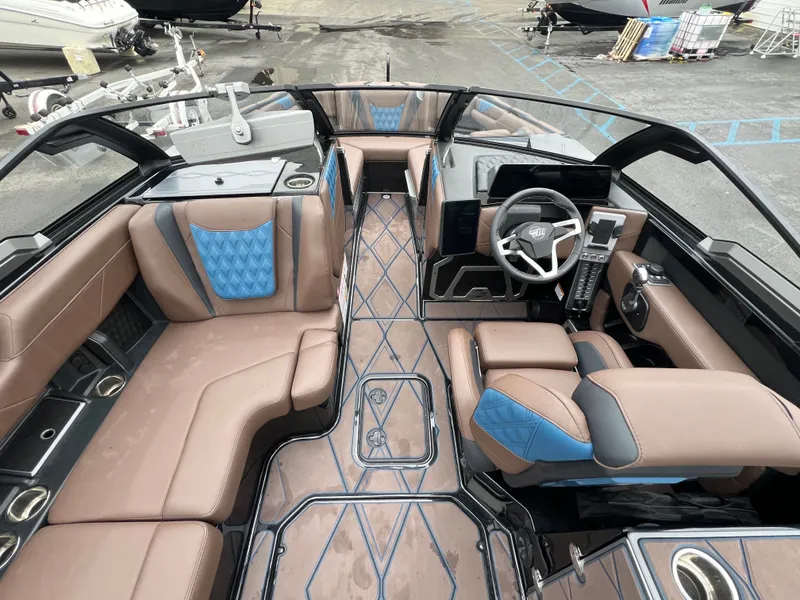 Slide: The Image of Malibu M242 2026 - 15