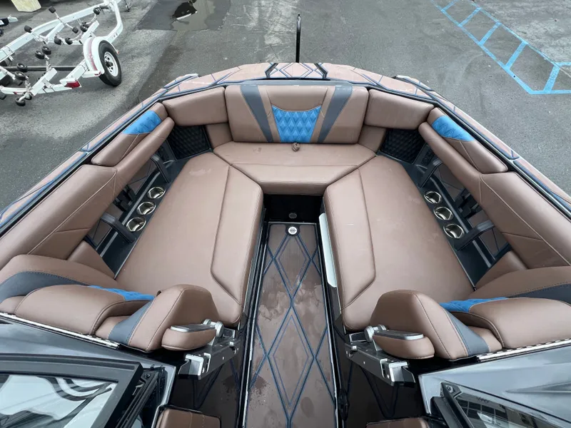 Slide: The Image of Malibu M242 2026 - 19