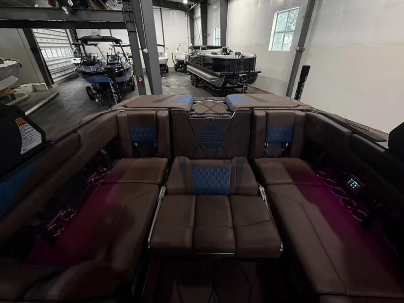 Slide: The Image of Malibu M242 2026 - 23