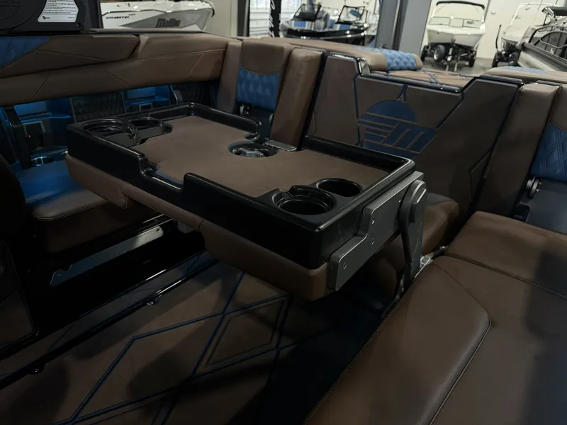 Slide: The Image of Malibu M242 2026 - 24