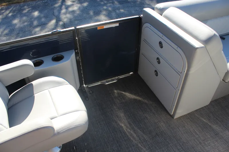 Slide: The Image of Crest Classic DLX 220 SLC 2022 - 12