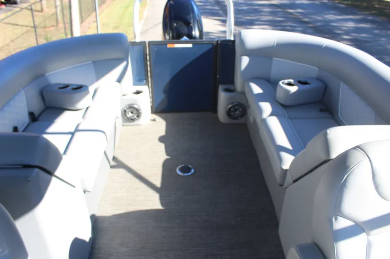 Slide: The Image of Crest Classic DLX 220 SLC 2022 - 16