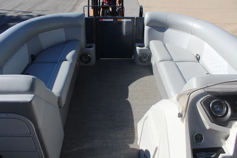 Slide: The Image of Crest Classic DLX 220 SLC 2022 - 17