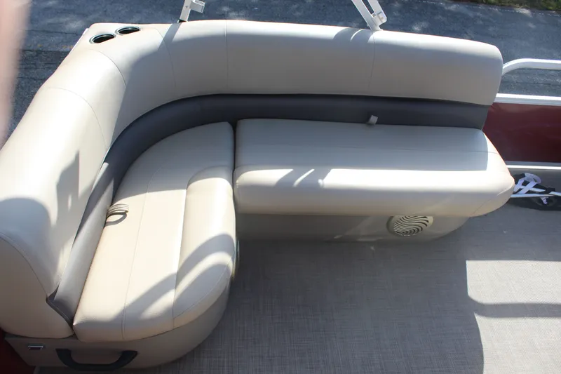 Slide: The Image of Tracker BASS Buggy 16 XL 2023 - 10