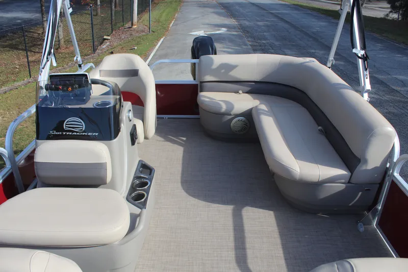 Slide: The Image of Tracker BASS Buggy 16 XL 2023 - 11