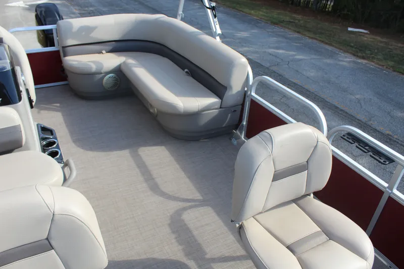 Slide: The Image of Tracker BASS Buggy 16 XL 2023 - 13