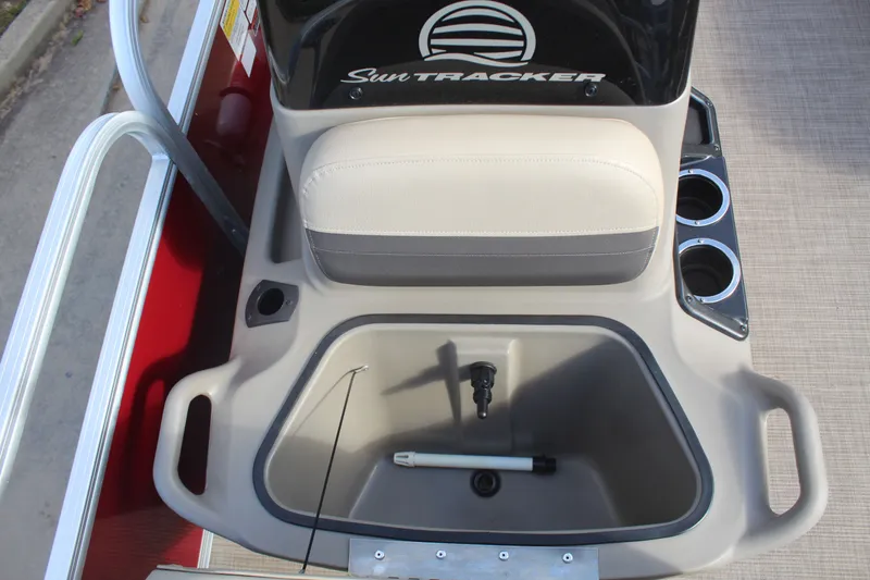 Slide: The Image of Tracker BASS Buggy 16 XL 2023 - 14