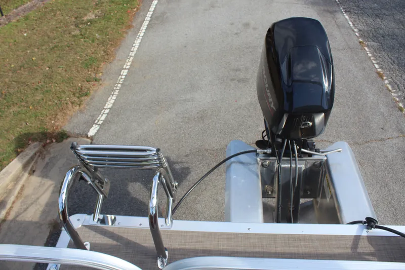 Slide: The Image of Tracker BASS Buggy 16 XL 2023 - 15