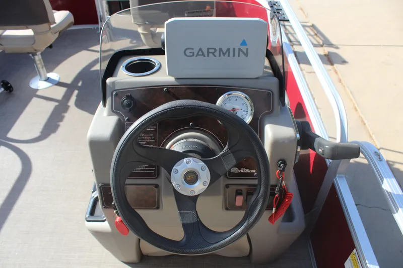 Slide: The Image of Tracker BASS Buggy 16 XL 2023 - 8