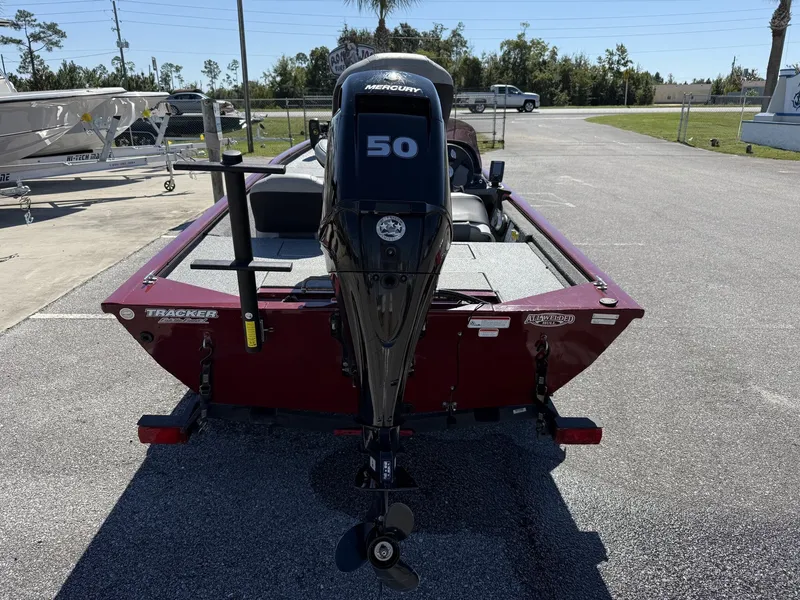 Slide: The Image of Tracker Pro PRO 170 2018 - 3