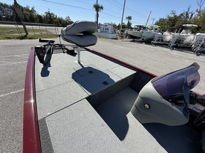 Slide: The Image of Tracker Pro PRO 170 2018 - 4