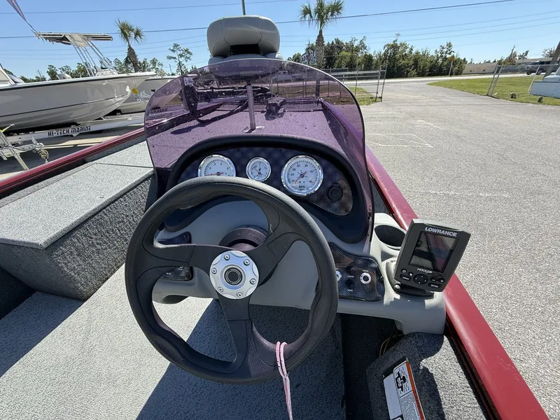 Slide: The Image of Tracker Pro PRO 170 2018 - 6