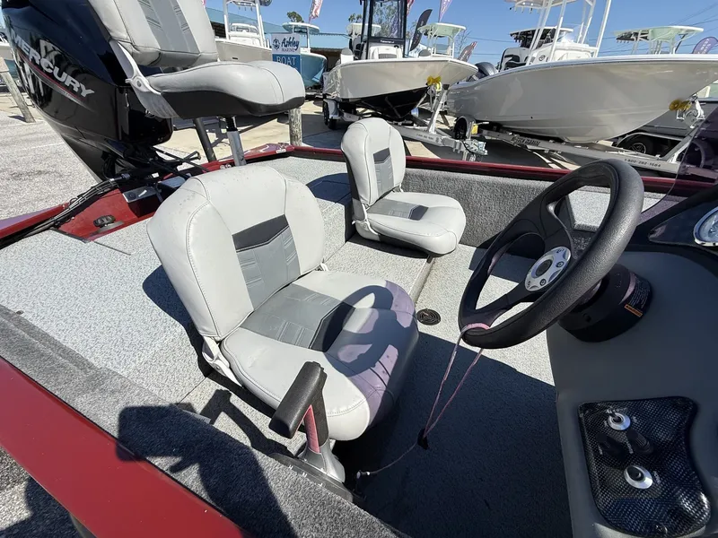 Slide: The Image of Tracker Pro PRO 170 2018 - 7