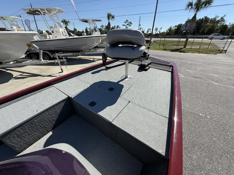 Slide: The Image of Tracker Pro PRO 170 2018 - 5