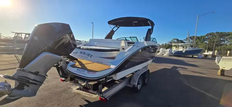 Slide: The Image of Sea Ray SDX 270 2018 - 4