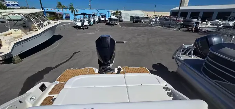 Slide: The Image of Sea Ray SDX 270 Outboard 2018 - 12