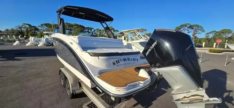 Slide: The Image of Sea Ray SDX 270 Outboard 2018 - 3