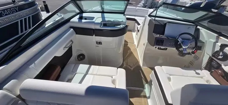 Slide: The Image of Sea Ray SDX 270 Outboard 2018 - 9