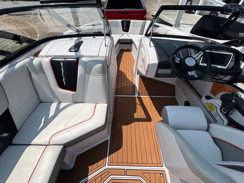Slide: The Image of Nautique Super Air Nautique G25 2013 - 436