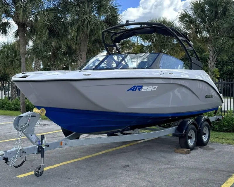 Slide: The Image of Yamaha AR220 2026 - 2