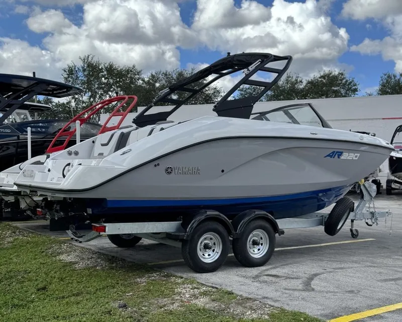 Slide: The Image of Yamaha AR220 2026 - 4