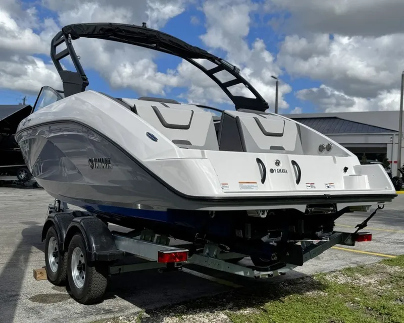 Slide: The Image of Yamaha AR220 2026 - 6