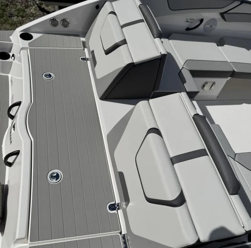 Slide: The Image of Yamaha AR220 2026 - 9