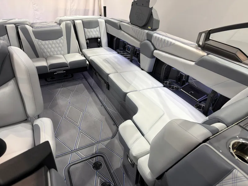 Slide: The Image of Malibu M242 2026 - 10