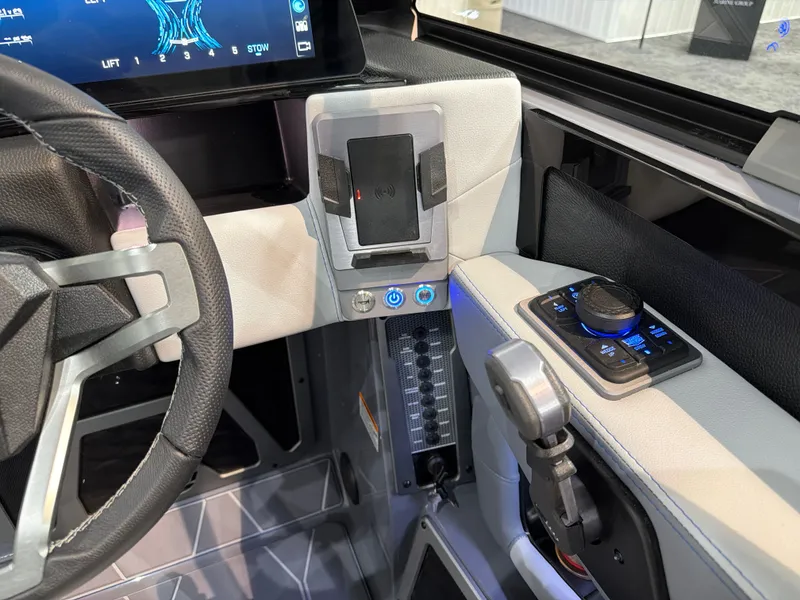 Slide: The Image of Malibu M242 2026 - 17