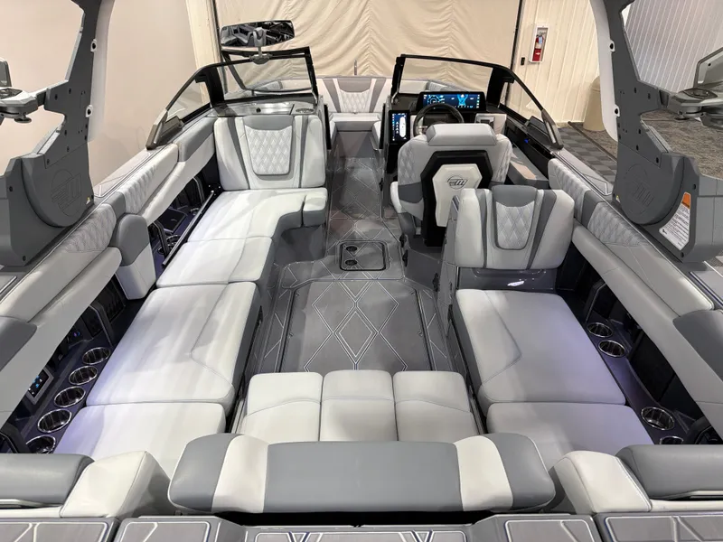 Slide: The Image of Malibu M242 2026 - 7