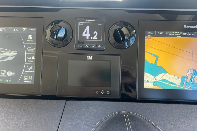 Slide: The Image of Stainless steel compartment on 2019 Sea Ray L550 yacht deck. - 20